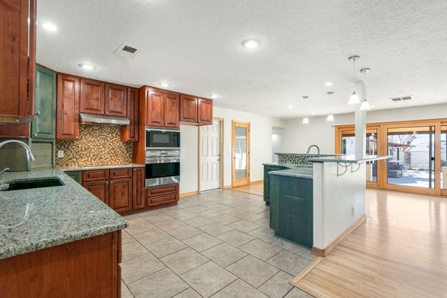 7121 Lisa Court NE, Albuquerque, NM 87110