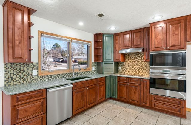 7121 Lisa Court NE, Albuquerque, NM 87110