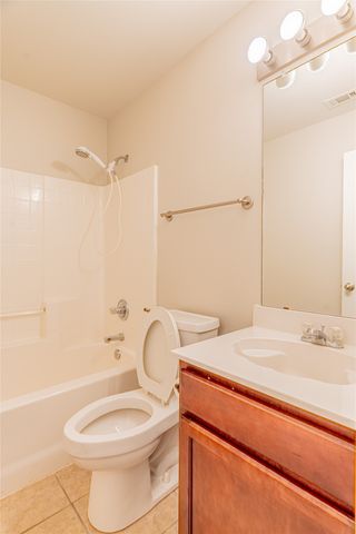 801 Deedee Creek Drive, Euless, TX 76040