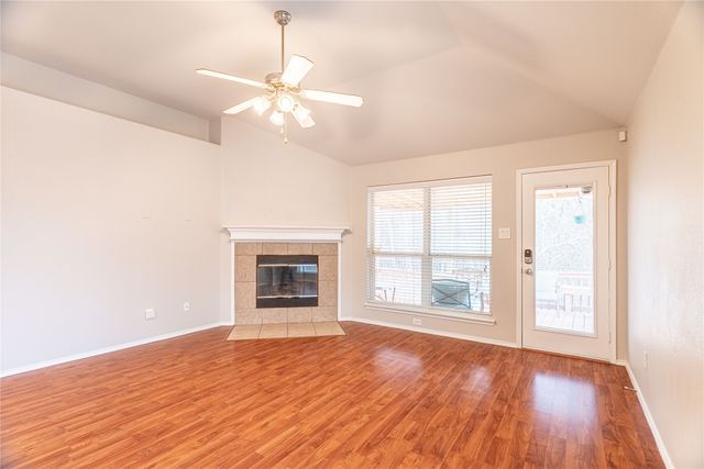 801 Deedee Creek Drive, Euless, TX 76040