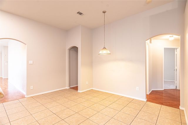 801 Deedee Creek Drive, Euless, TX 76040