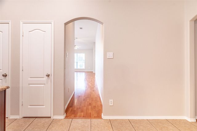 801 Deedee Creek Drive, Euless, TX 76040