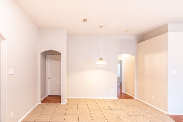 801 Deedee Creek Drive, Euless, TX 76040