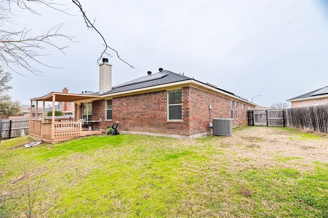 801 Deedee Creek Drive, Euless, TX 76040