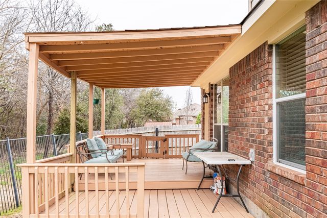 801 Deedee Creek Drive, Euless, TX 76040