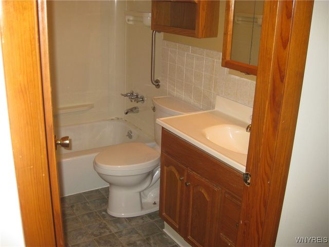 1150 Indian Church Road 3, West Seneca, NY 14224