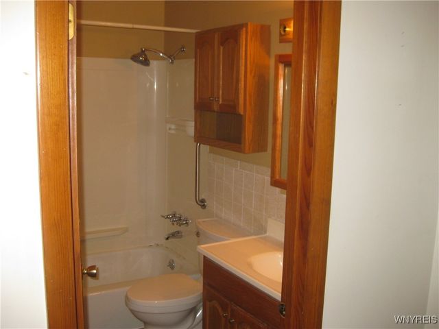 1150 Indian Church Road 3, West Seneca, NY 14224