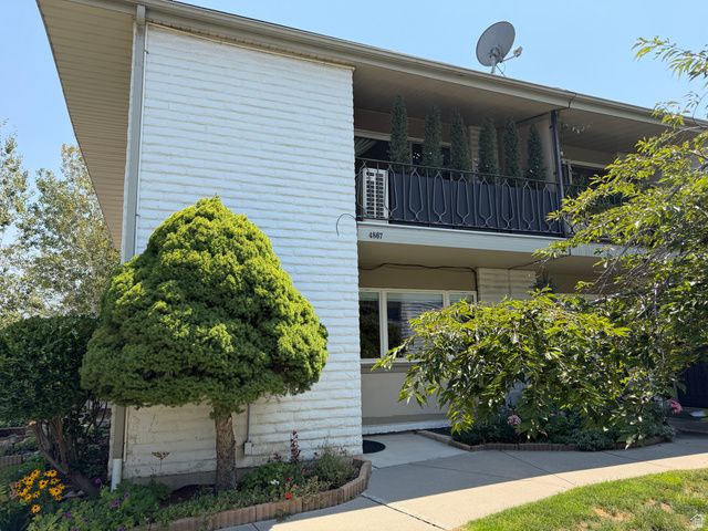 4867 S 1690 E, Holladay, UT 84117