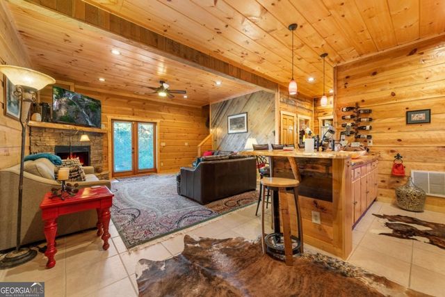 709 Laurel Creek Trail, Blue Ridge, GA 30513