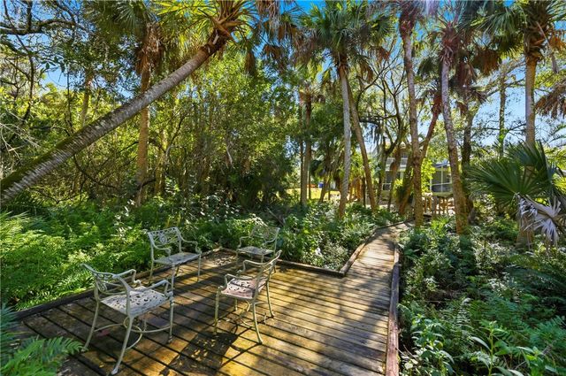 881 Robin Lane, Sebastian, FL 32958