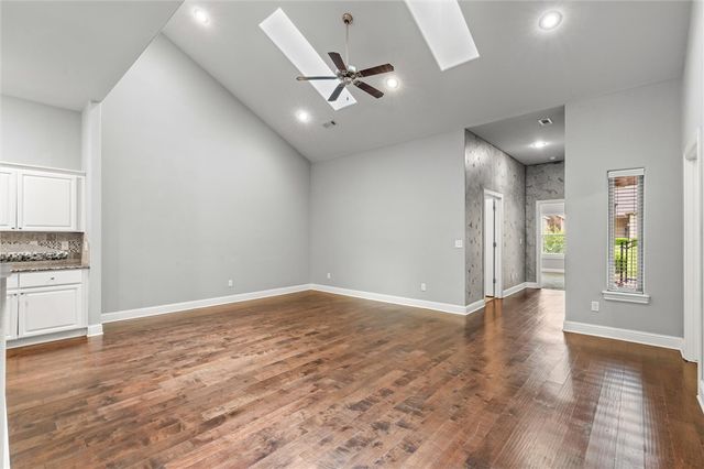 2007 S Dixieland Road B, Rogers, AR 72758