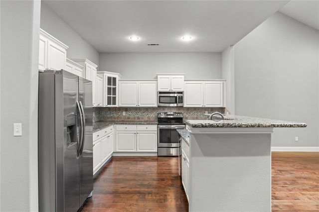 2007 S Dixieland Road B, Rogers, AR 72758