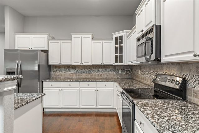 2007 S Dixieland Road B, Rogers, AR 72758