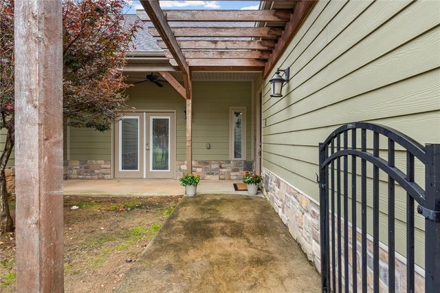 2007 S Dixieland Road B, Rogers, AR 72758