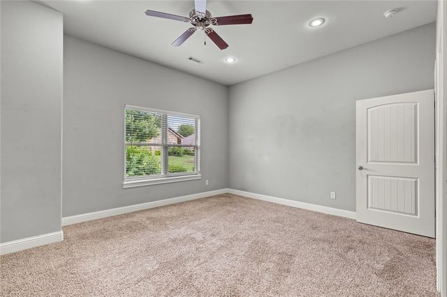 2007 S Dixieland Road B, Rogers, AR 72758