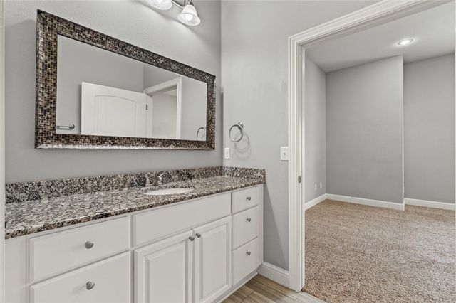 2007 S Dixieland Road B, Rogers, AR 72758