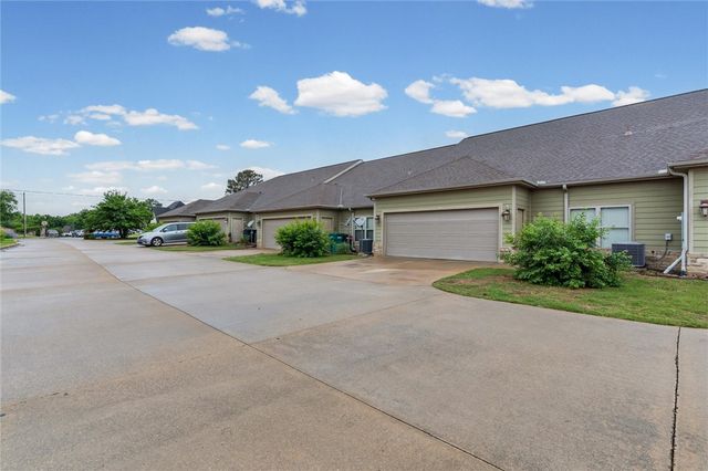 2007 S Dixieland Road B, Rogers, AR 72758