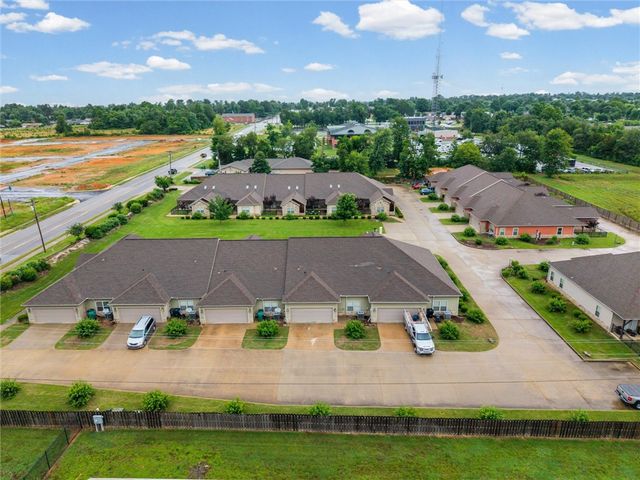 2007 S Dixieland Road B, Rogers, AR 72758
