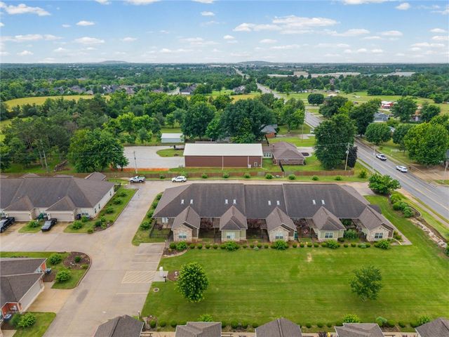 2007 S Dixieland Road B, Rogers, AR 72758