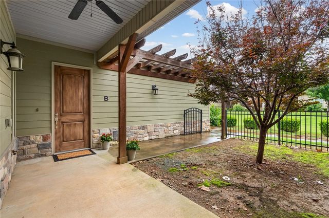 2007 S Dixieland Road B, Rogers, AR 72758
