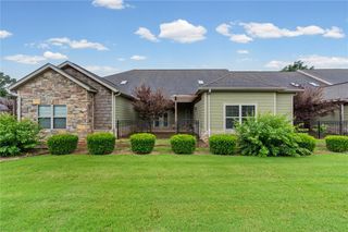 2007 S Dixieland Road B, Rogers, AR 72758