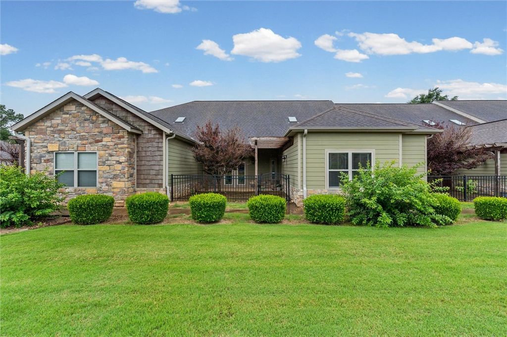 2007 S Dixieland Road B, Rogers, AR 72758