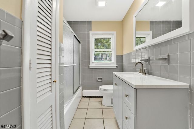 16 Lingert Ave, Clinton Town, NJ 08809