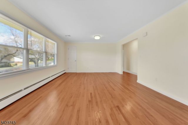 16 Lingert Ave, Clinton Town, NJ 08809