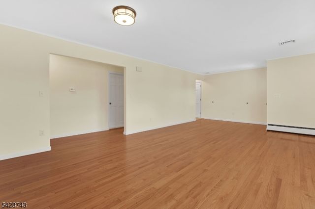 16 Lingert Ave, Clinton Town, NJ 08809