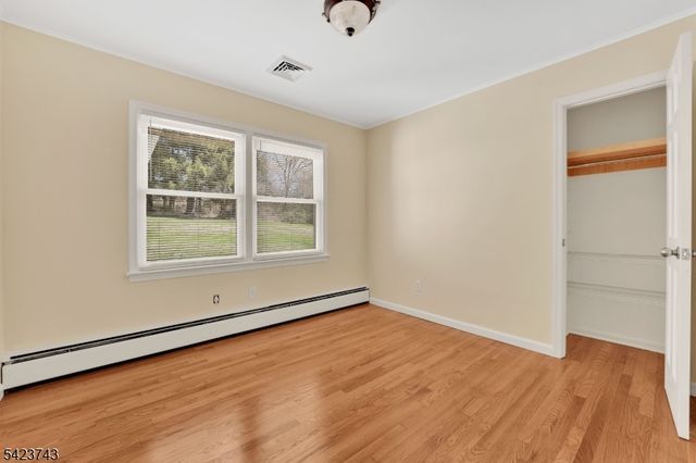 16 Lingert Ave, Clinton Town, NJ 08809