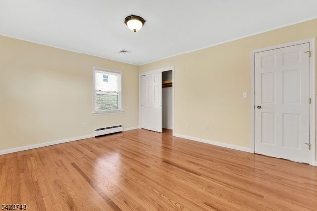 16 Lingert Ave, Clinton Town, NJ 08809