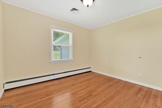 16 Lingert Ave, Clinton Town, NJ 08809