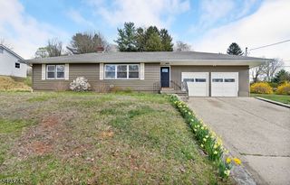 16 Lingert Ave, Clinton Town, NJ 08809