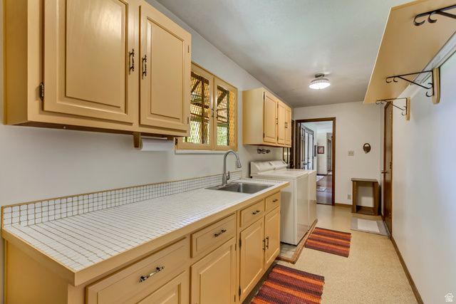 5126 AZTEC DR, Ogden, UT 84403