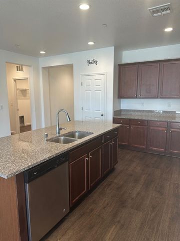 14167 Middleton Avenue, Kerman, CA 93630
