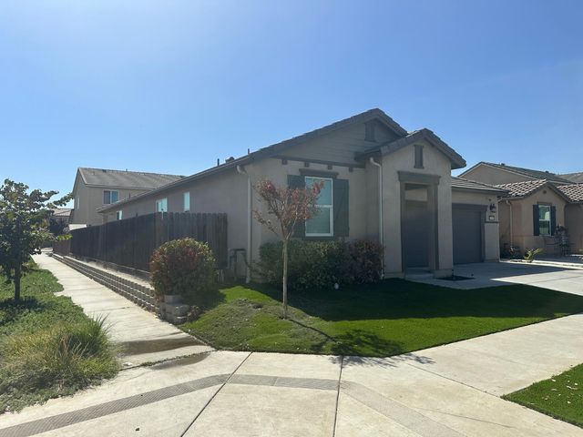 14167 Middleton Avenue, Kerman, CA 93630