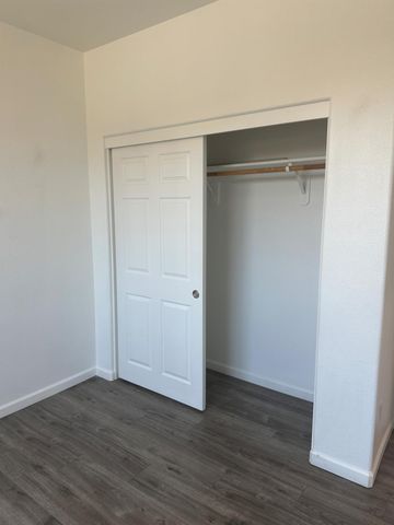 14167 Middleton Avenue, Kerman, CA 93630