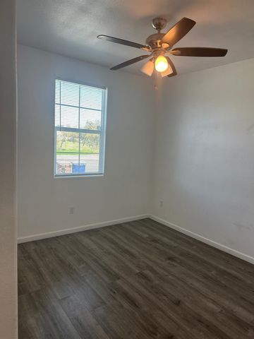 14167 Middleton Avenue, Kerman, CA 93630