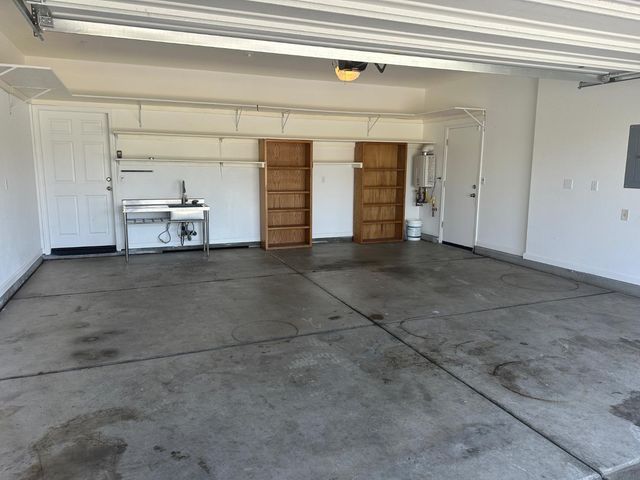 14167 Middleton Avenue, Kerman, CA 93630