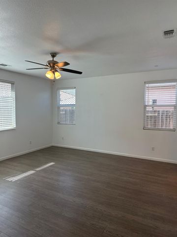 14167 Middleton Avenue, Kerman, CA 93630
