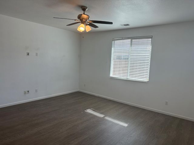 14167 Middleton Avenue, Kerman, CA 93630