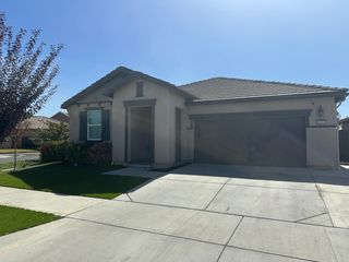 14167 Middleton Avenue, Kerman, CA 93630