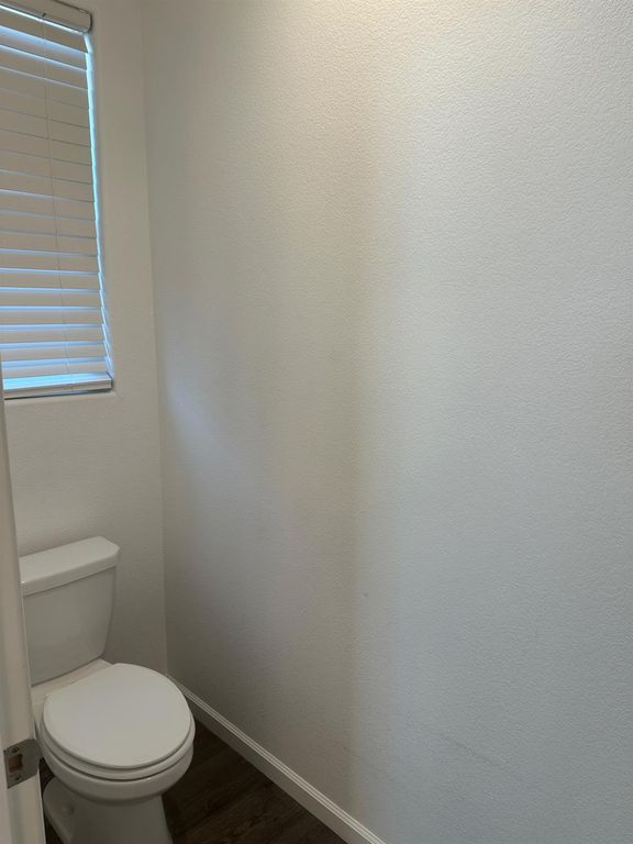 Image 12 of property listing at 14167 Middleton Avenue, Kerman, CA 93630