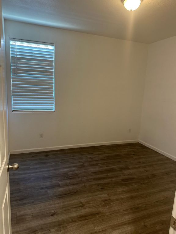 Image 18 of property listing at 14167 Middleton Avenue, Kerman, CA 93630