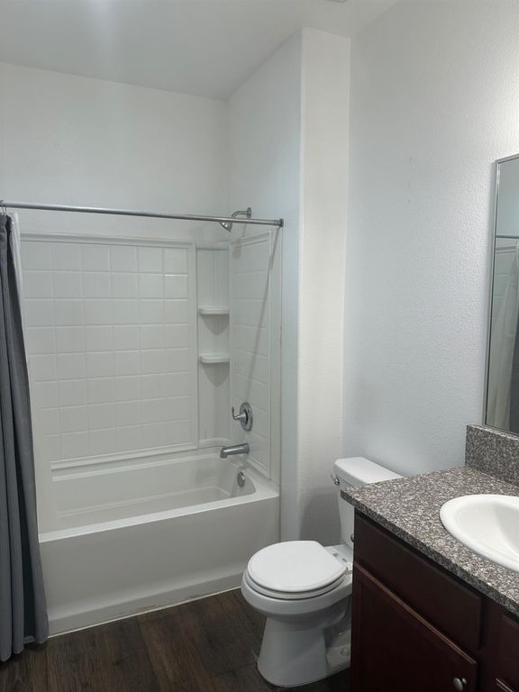 Image 20 of property listing at 14167 Middleton Avenue, Kerman, CA 93630