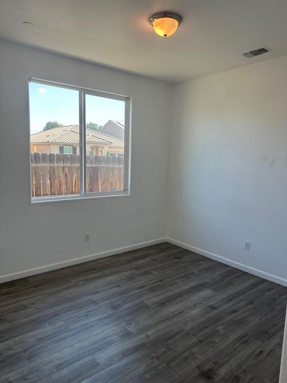 Image 22 of property listing at 14167 Middleton Avenue, Kerman, CA 93630