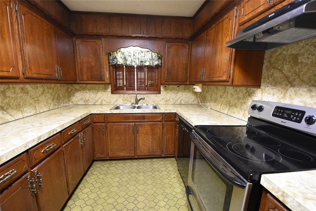 820 N University Street, Seminole, OK 74868