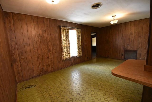 820 N University Street, Seminole, OK 74868