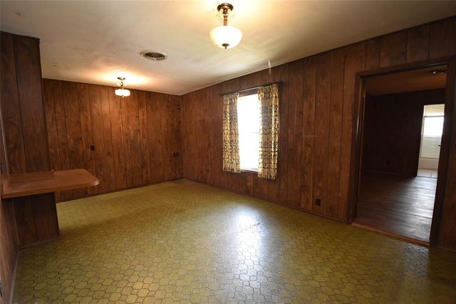 820 N University Street, Seminole, OK 74868