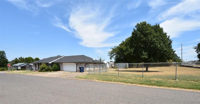 820 N University Street, Seminole, OK 74868